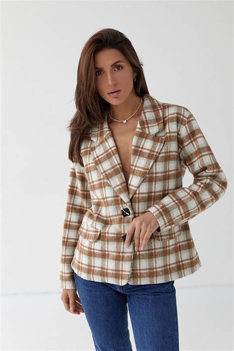 ЖЕНСКИЙ ЖАКЕТ В КЛЕТКУ НА ПУГОВИЦАХ | Women's plaid shirt, Womens plaid ...