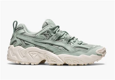 ASICS GEL Nandi OG Womens 1202A119-300 | SneakerNews.com