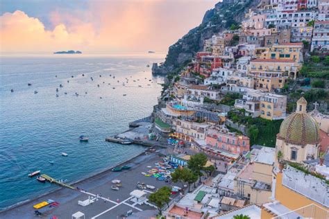 Coucher De Soleil à Positano Amalfi Coast Salerno Campania Italie Image