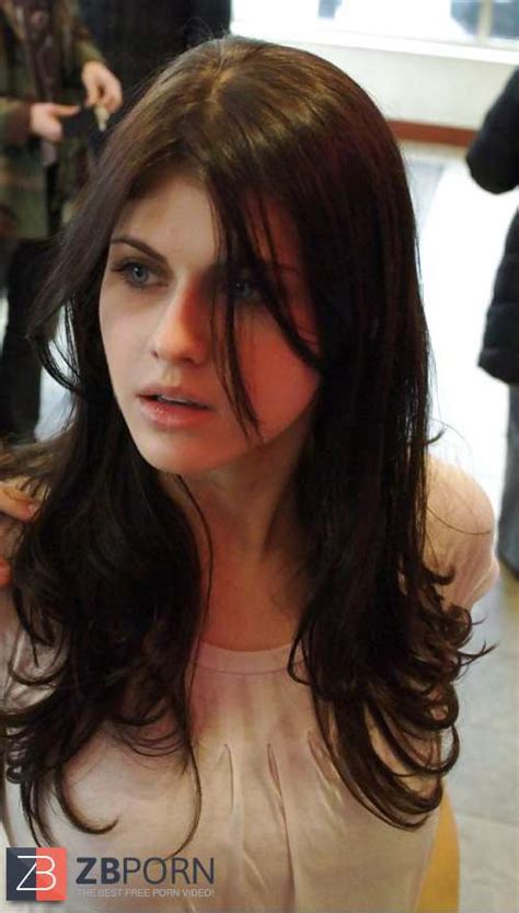 Brunettes Are Super Hot ZB Porn