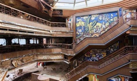 15 Jaw Dropping Photos Of The Costa Concordia Disaster This Is Italy