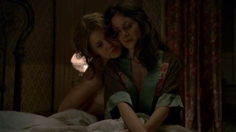 Aleksa Palladino And Lisa Joyce Lesbian Kiss Boardwalk Empire Lesbian