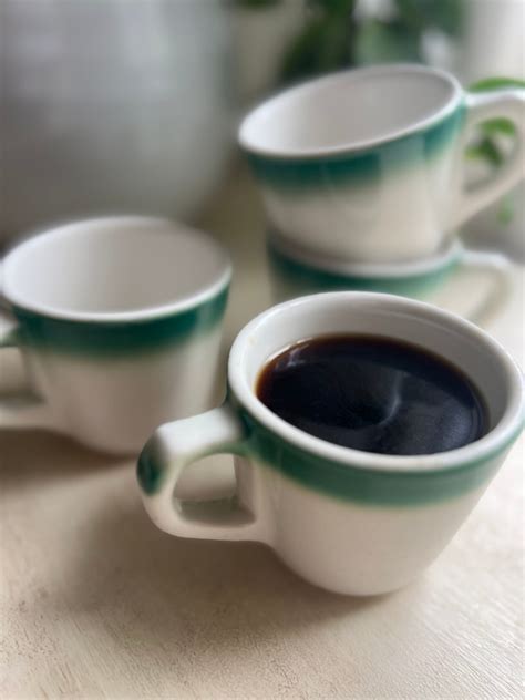 Set Of Vintage Buffalo China Coffee Mugs Green Border Restaurant Ware