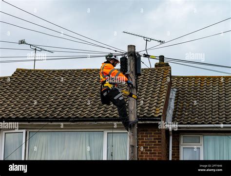 Installation Of Domestic Full Fibre Broadband To A House Ftth With Two