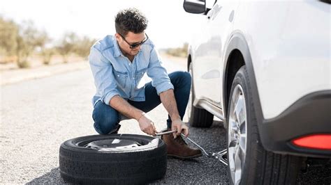 Cómo Cambiar Una Llanta En 7 Pasos Por Bridgestone Acelerando