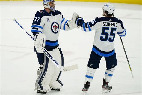 Game Recap Winnipeg Jets Vs Toronto Maple Leafs Arctic Ice Hockey