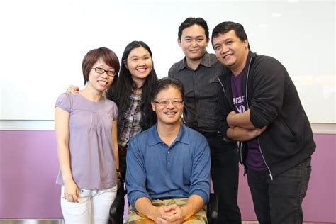 Jerry Yang With The Search Editorial Team Yahoo Asia Pacific