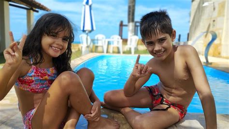 As aventuras dos Lobinhos do canal em uma praia fantástica e a subida