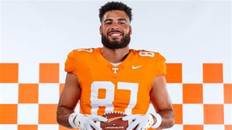 Vols Jacob Warren Named To Wuerffel Trophy Watch List Rutherford Source