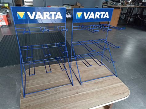 Дисплей торговый настольный витрина с крючками Varta: 500 грн ...