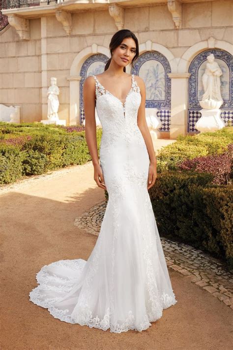 44149 Deep V Neckline Bridal Gown With Soft A Line Tulle Skirt Beau