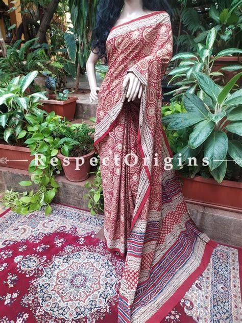 Red And White Hand Block Printed Cotton Mul Saree With Blouse Printed