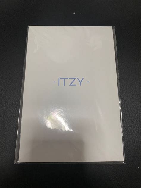 Itzy Checkmate Standard Ver Unsealed Album Chaeryeong Hobbies Toys