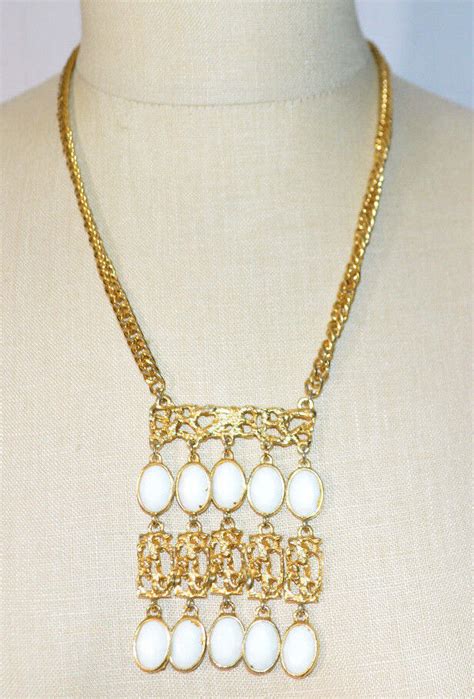 Etruscan Style White Lucite Gold Tone Bar Tassel Pend Gem