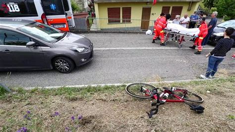 Sant Agostino Scontro Auto Bici Ferito Il Ciclista Youtube