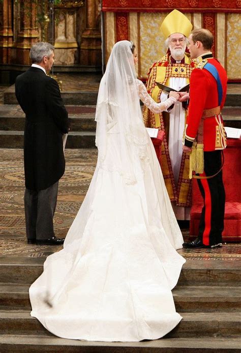 A Look Back On All The Details Of Kate Middletons Wedding Dress