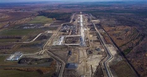 Оператор Тобольского аэропорта получил право обслуживать авиарейсы ...