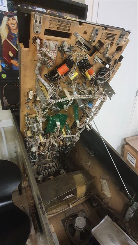 The inside of a pinball machine from 1992 : r/interestingasfuck