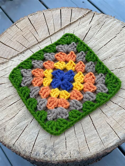 CRAFTERIA – The Crochet Corner - Across U-hub