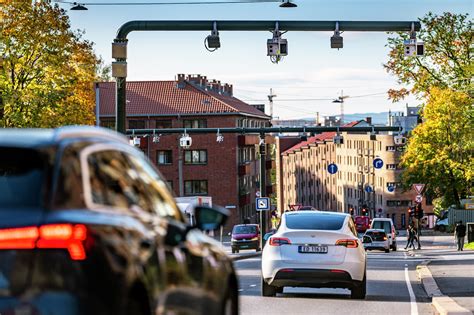 Ligger an til å bikke 50 prosent elbilandel i Oslo bomringene i 2025