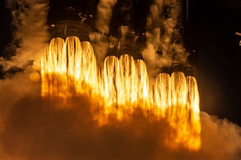 The Wild Physics Of Raptor SpaceX S Methane Guzzling Rocket Engine