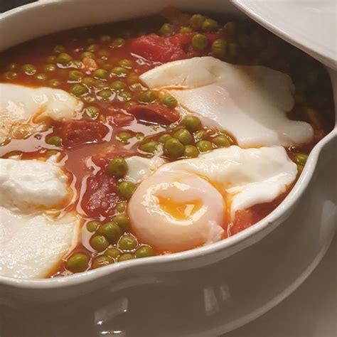 Portuguese Braised Peas And Eggs Ervilhas Ovos Escalfados