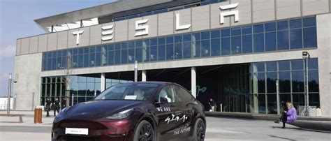 Stellenabbau Bei Tesla 300 Leiharbeiter In Brandenburger E Autofabrik