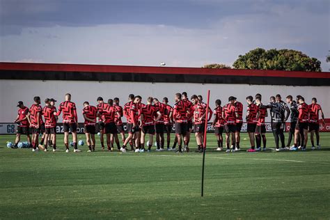 Fora De Casa Atl Tico Goianiense Duela Contra O Guarani Para Se