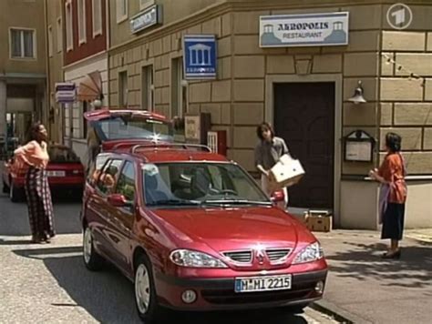 IMCDb org 1999 Renault Mégane Grandtour 1 X64 in Lindenstraße 1985