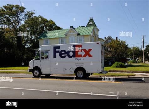 Fedex Delivery Van Truck Hi Res Stock Photography And Images Alamy