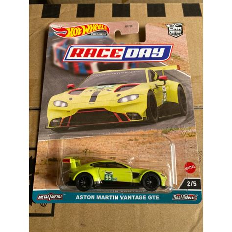 Hot Wheels Race Day Aston Martin Vantage Gte Shopee Malaysia