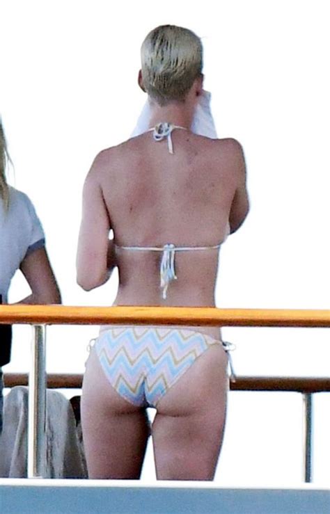 Katy Perry Nude Ass Cumception