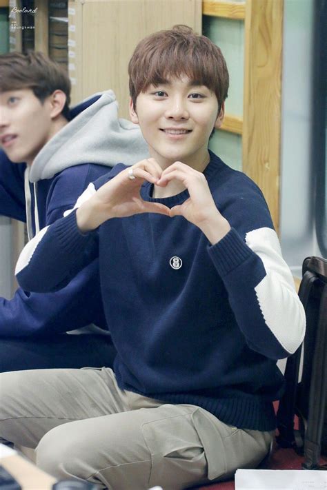 Seungkwan Woozi Wonwoo Boo Seungkwan Pledis Hot Guys Hot Men Bias Wrecker Seventeen