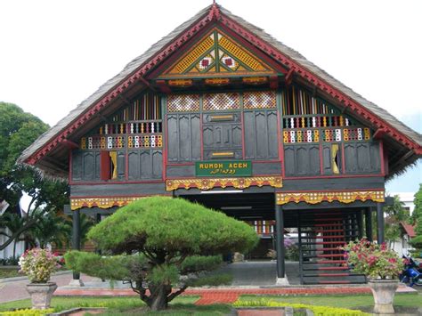 Rumah Adat Aceh ( Rumoeh Aceh ) - Aceh