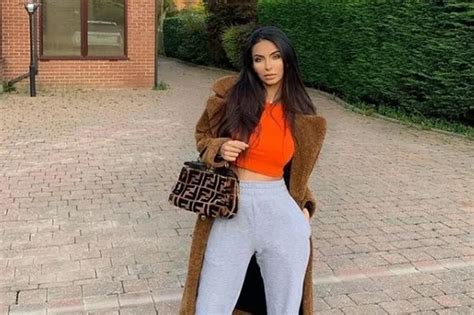 Amir Khan S Pregnant Wife Faryal Makhdoom Tells Trolls To Let Her Enjoy Her Figure Mirror Online