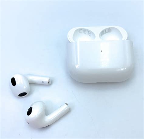 Apple Airpods Avec Bo Tier De Charge Lightning En Solde Partir De