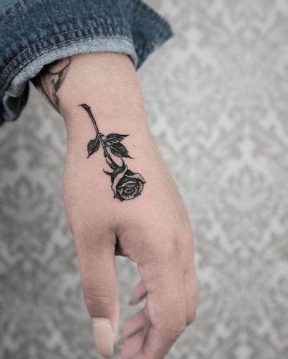 Tatuajes De Rosas Negras En Manossignificado Y Ideas Para