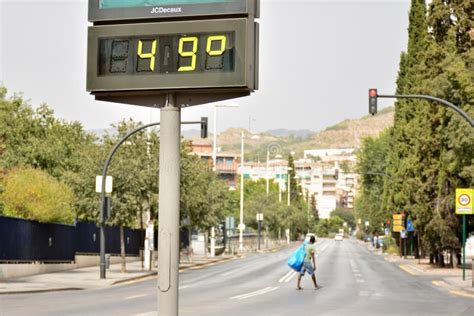 Street Thermometer Marking 49 Degrees Editorial Photo Image Of Alta