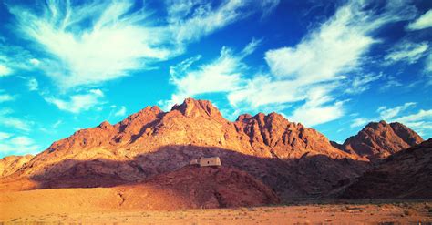 Mount Sinai in the Bible - Location and Important Facts