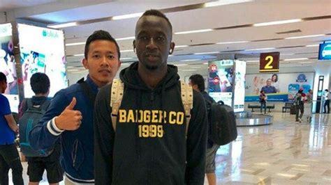 Makan Konate Berseragam Persebaya Disebut Aji Santoso Bakal Tiba Di