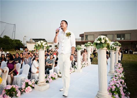 新郎唱歌出场唱什么歌好 适合婚礼上唱的歌曲推荐婚庆服务婚庆百科齐家网