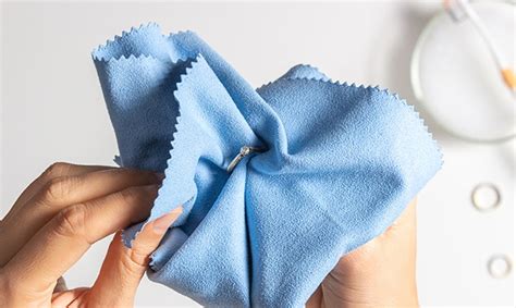 Cómo limpiar tus joyas y accesorios en casa Alma Latina