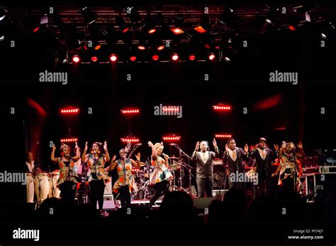 London African Gospel Choir Paul Simon Graceland Stock Photo Alamy