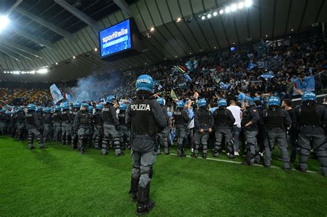 La Polizia Avvia Le Perquisizioni Dopo Gli Scontri In Udinese Napoli