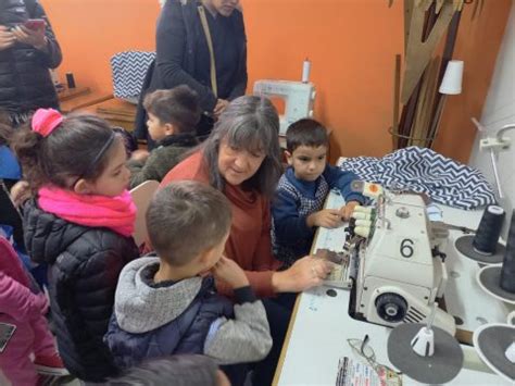 ALUMNOS AS DEL JARDÍN Nº 915 VISITARON EL TALLER DE COSTURA DE LA