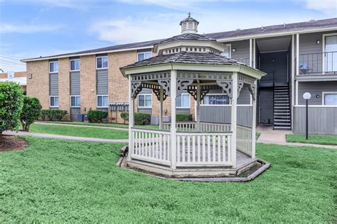 Edgewood Apartments - Photo Gallery