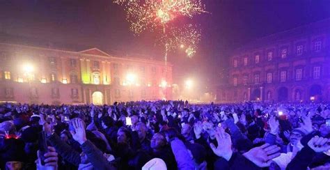 Capodanno Napoli Uno Show Mai Visto In Italia