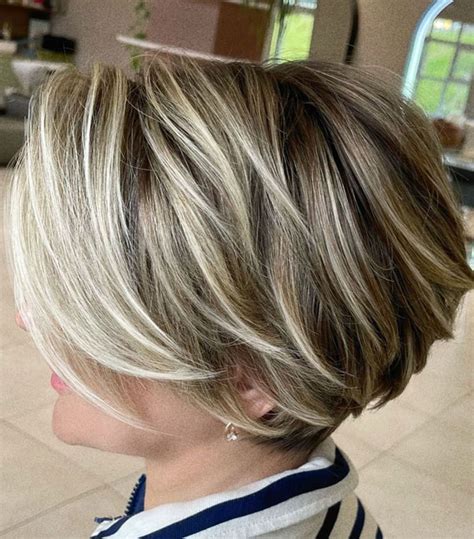 50 Haircut And Hairstyles For Women Over 50 Textured Pixie Bob Blonde