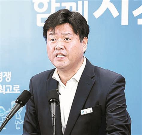 김용 변호인에 이재명 옛 동료 文정부 靑비서관 선임 중앙일보