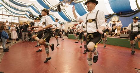 Queer Bavarian Folk Dance with the Munich Schwuhplattler